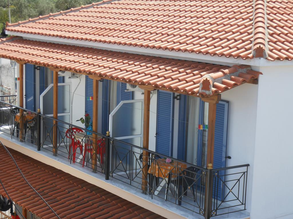 Pansion Giorgos & Rania Apartman Szkiáthosz Szoba fotó